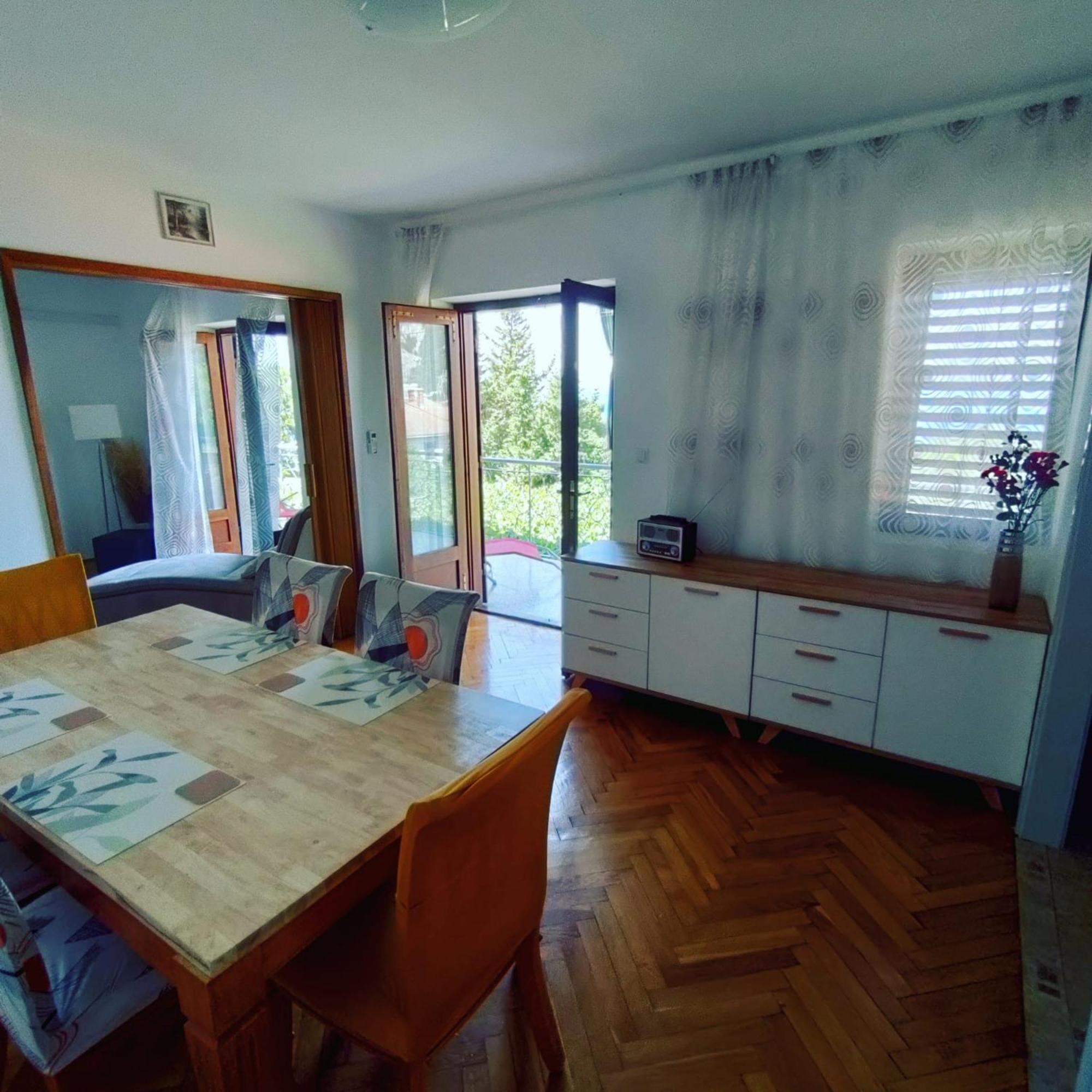Apartment Mlija Omiš Εξωτερικό φωτογραφία